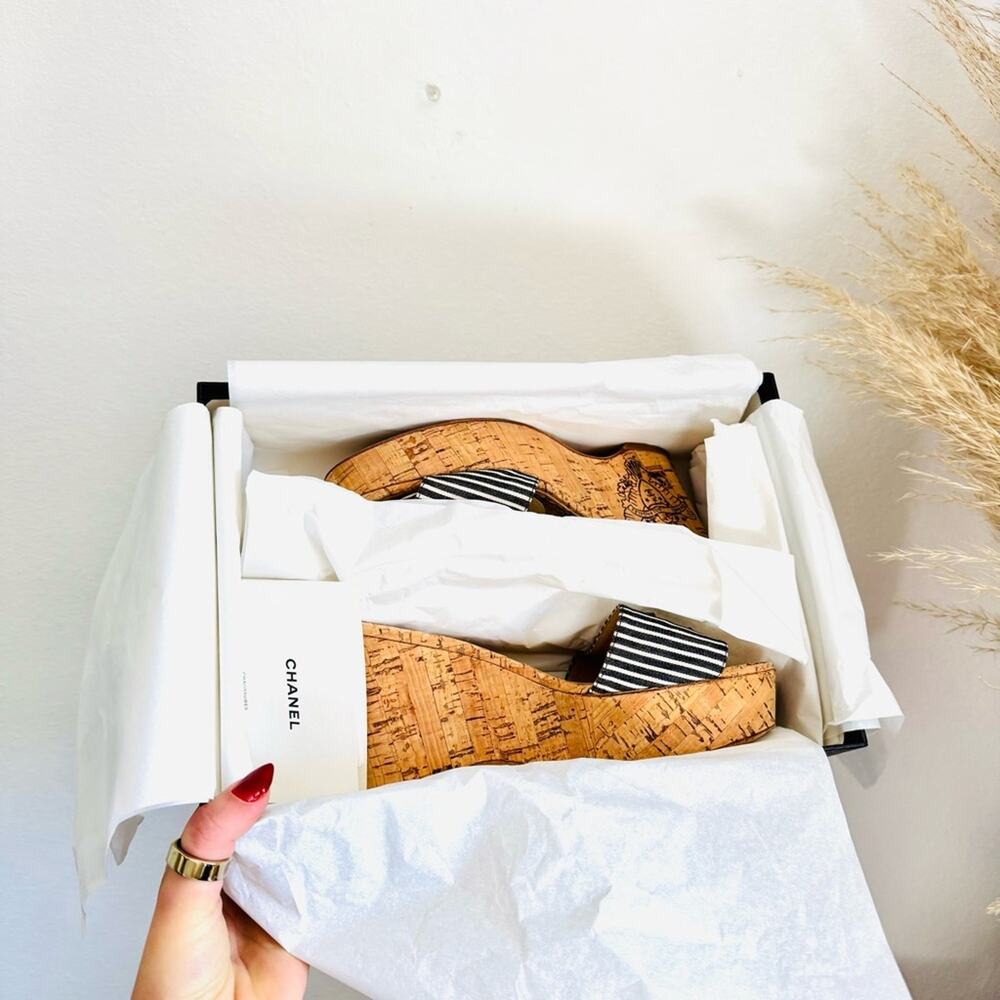 CHANEL Black White Stripe Canvas CC Logo Tan Beige Cork Wedge Sandal Slides 36 - Picture 16 of 16